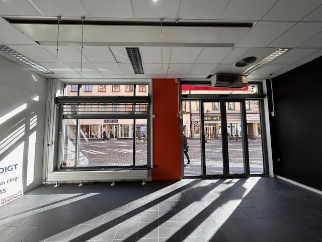 Drottninggatan 22-24, Butikslokal