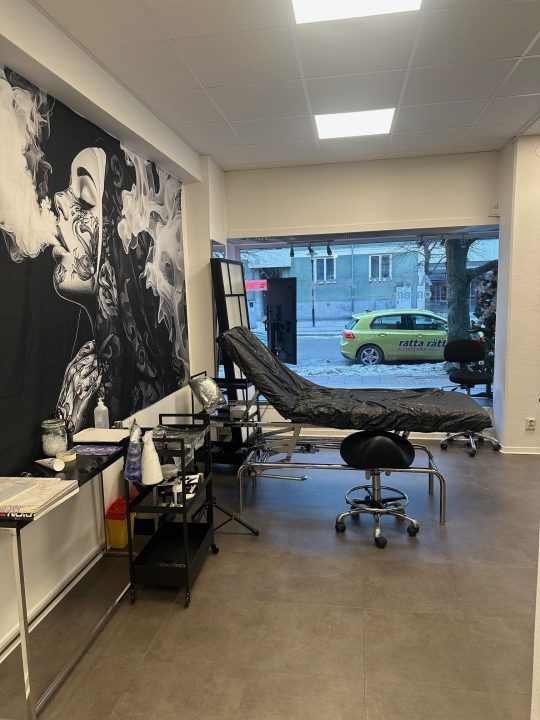 Järnvägsgatan 11, liten butikslokal på norr