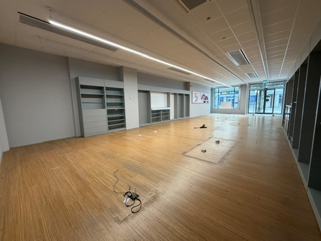 Drottninggatan 22-24, Butik